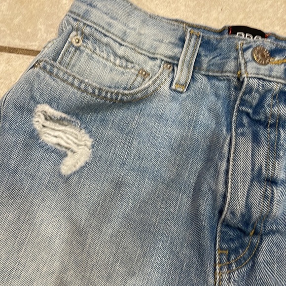 Urban Outfitters BDG High Rise Girlfriend Destroyed Shorts 26 - Picture 4 of 8